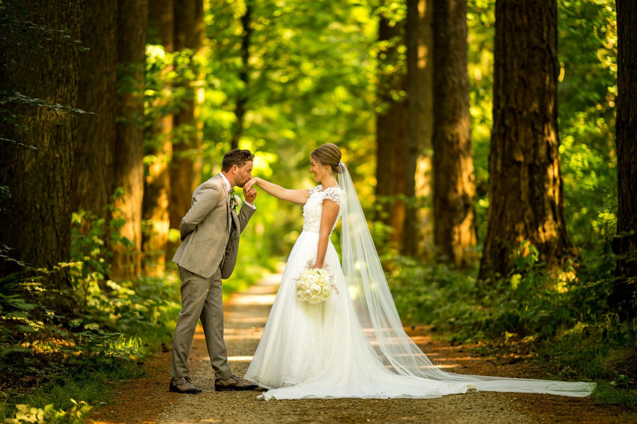 Evert-Carola-Jan-van-de-Maat-Bruidsfotografie-exclusieve-bruiloften-weddings-landgoed-Groot-Spriel-Putten