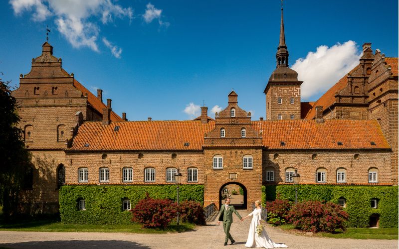 Jens-Christian-Caroline-Jan-van-de-Maat-Fotografie-Photography-Destination-Wedding-Denmark-Holckenhavn-Castle-Slot